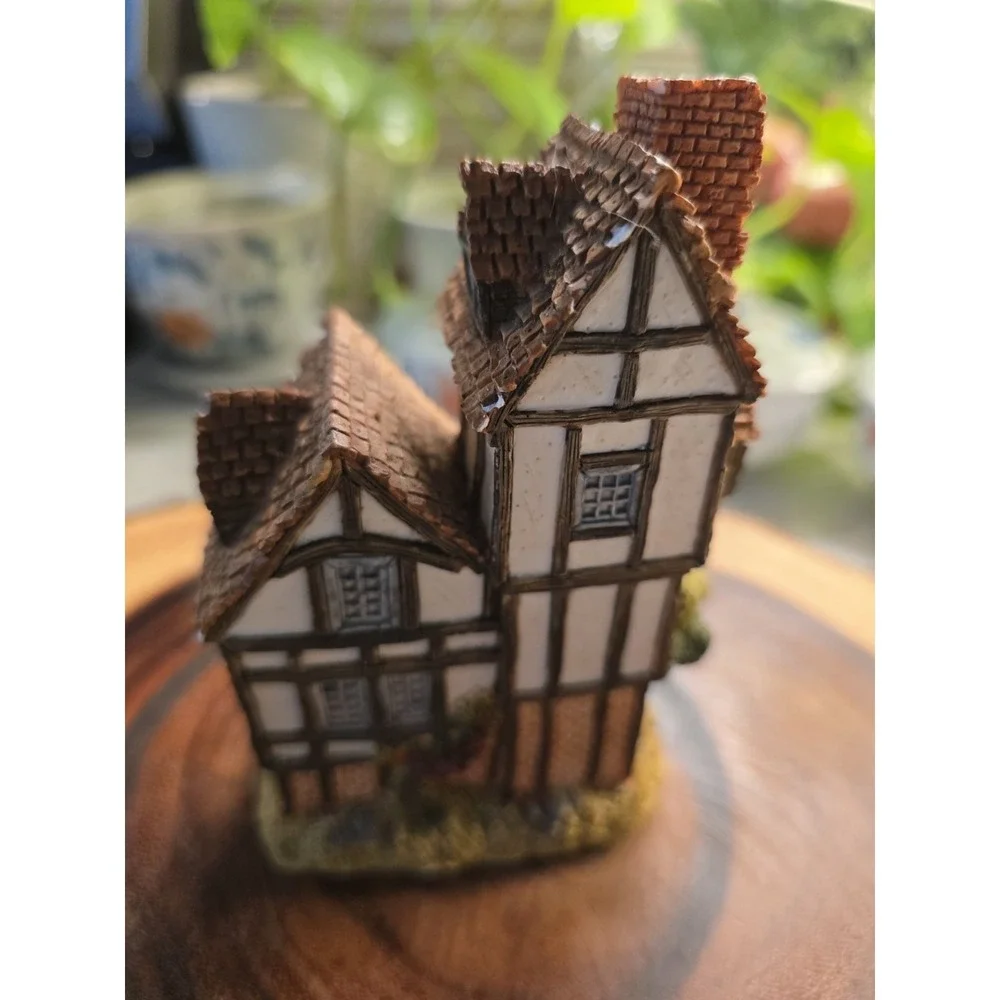 Cottagecore Kitschy Cottage Clock Figurine Vintage Piece